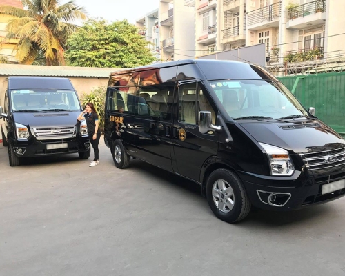 XE DU LỊCH 16 CHỔ FORD ĐEN