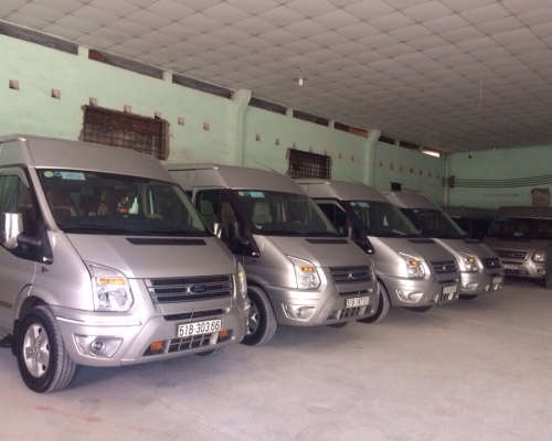 XE DU LỊCH 16 CHỔ FORD