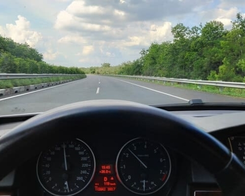 Kinh nghiệm lái xe cao tốc an toàn cần biết