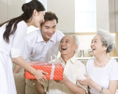 Lễ Vu Lan nên tặng gì cho bố mẹ? Top 5 món quà ý nghĩa?