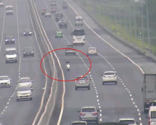 Lỗi xe ô tô đi ngược chiều bị phạt bao nhiêu, có giam bằng không?