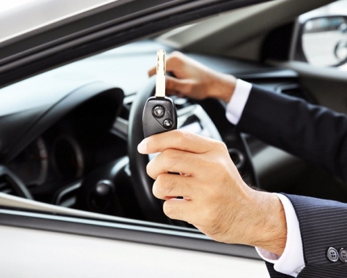 6 mẹo thương lượng giá khi thuê xe giúp bạn tiết kiệm chi phí