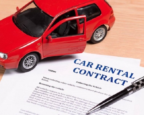 Thuê xe du lịch có bị kiểm tra giấy tờ không: Giải đáp chi tiết