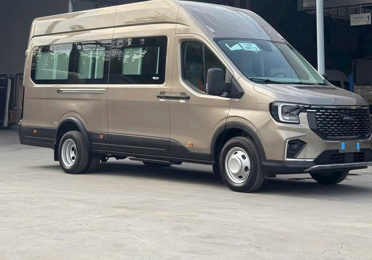 Cho thuê xe 18 chỗ cho đoàn đông, đặt trước dễ dàng