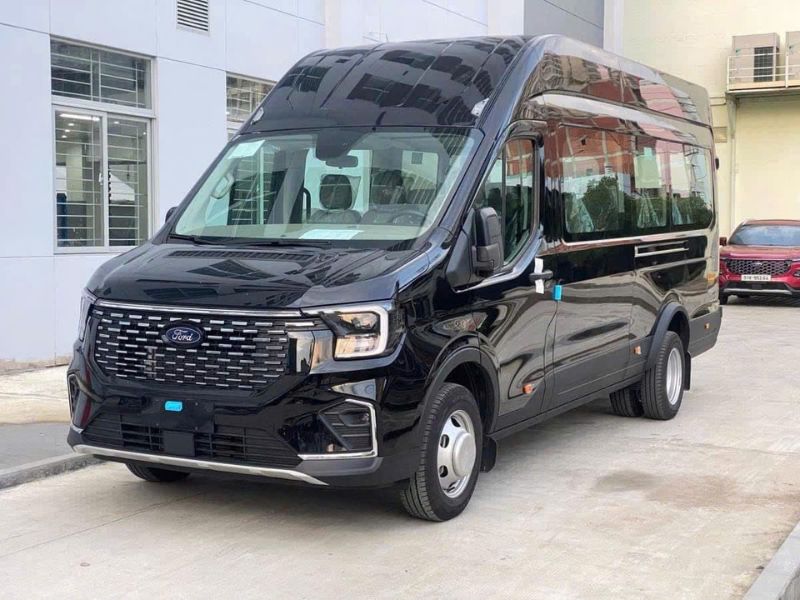 Cho thuê xe 18 chỗ phù hợp đoàn du lịch gia đình lớn
