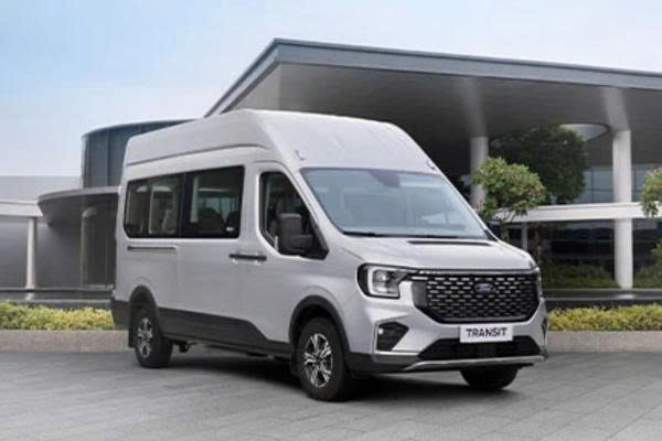 Cho thuê xe 18 chỗ phục vụ đoàn khách dài ngày