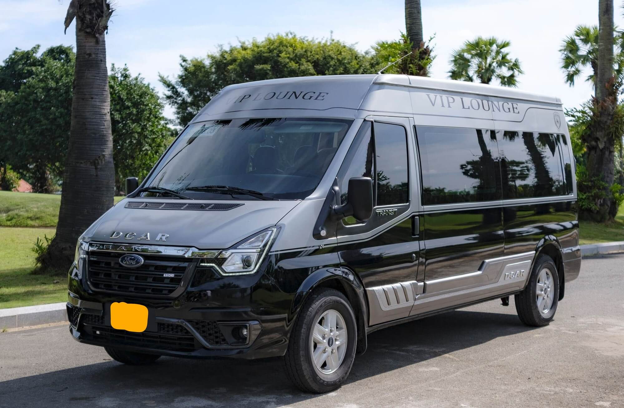 Cho thuê xe limousine đời mới, tiện nghi cao cấp