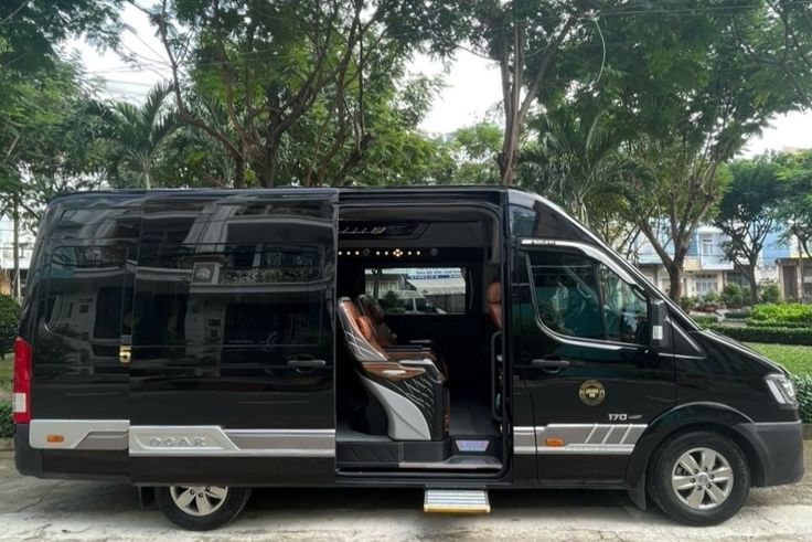 Cho thuê xe limousine phục vụ doanh nghiệp, khách VIP