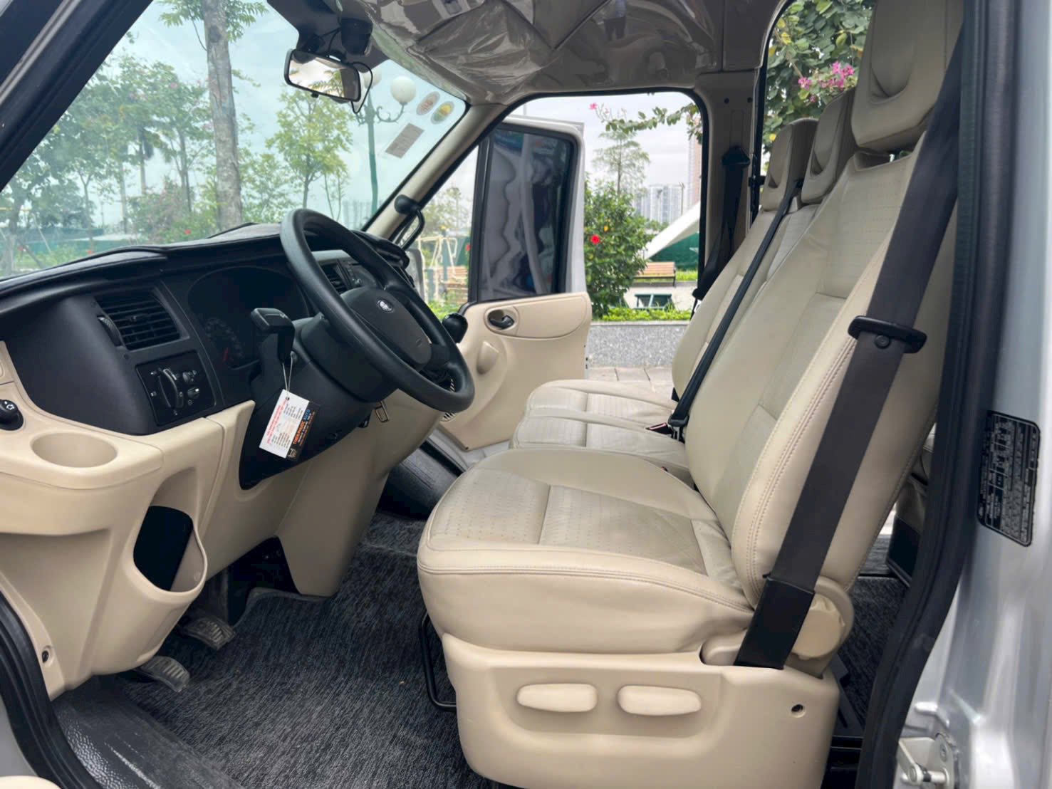 Vì Sao Nhóm Nhỏ Nên Lựa Chọn Thuê Xe 16 Chỗ Đà Lạt?