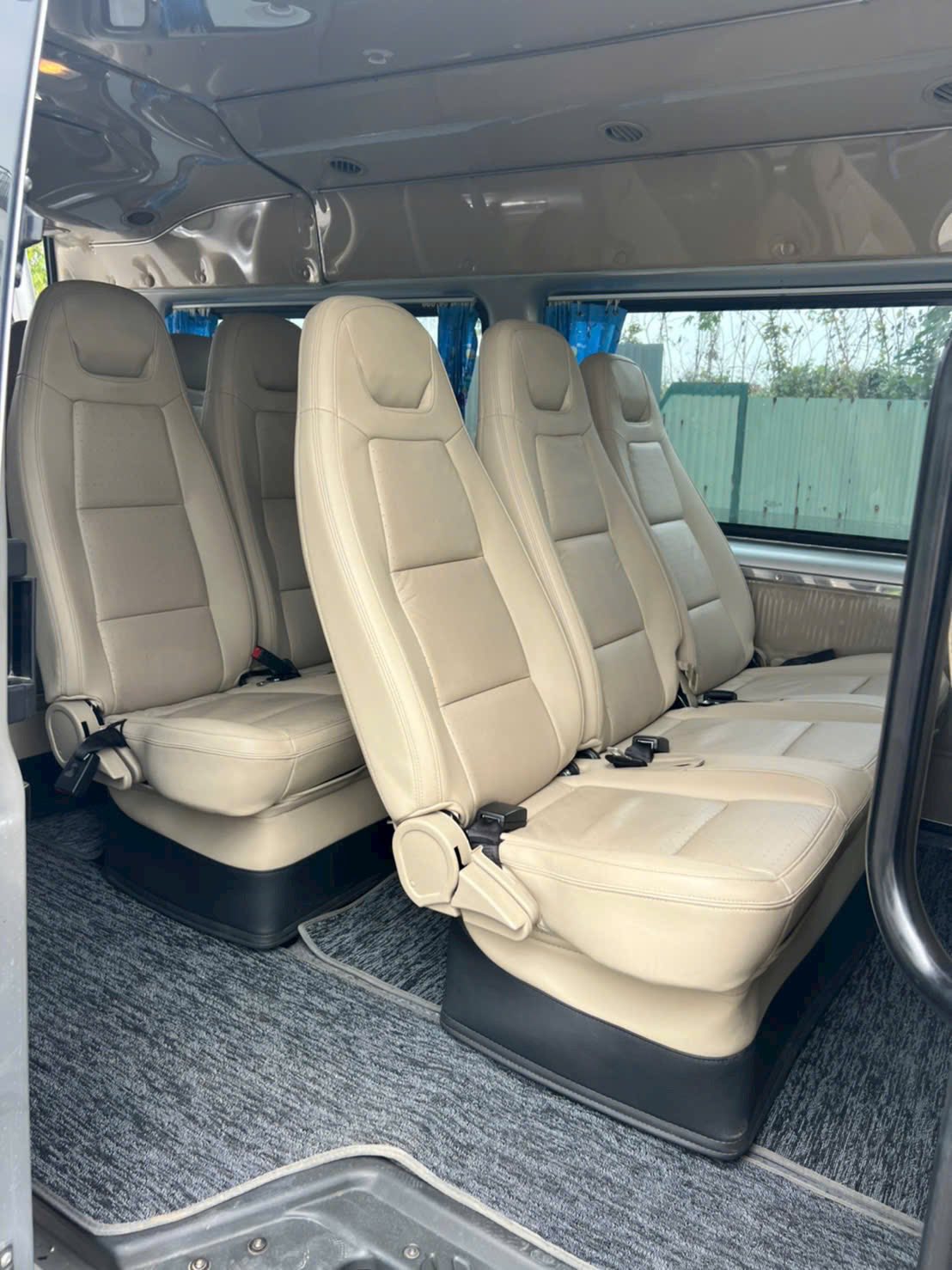 Gợi Ý Các Lịch Trình Phù Hợp Khi Thuê Xe 16 Chỗ Cho Đoàn Nhỏ