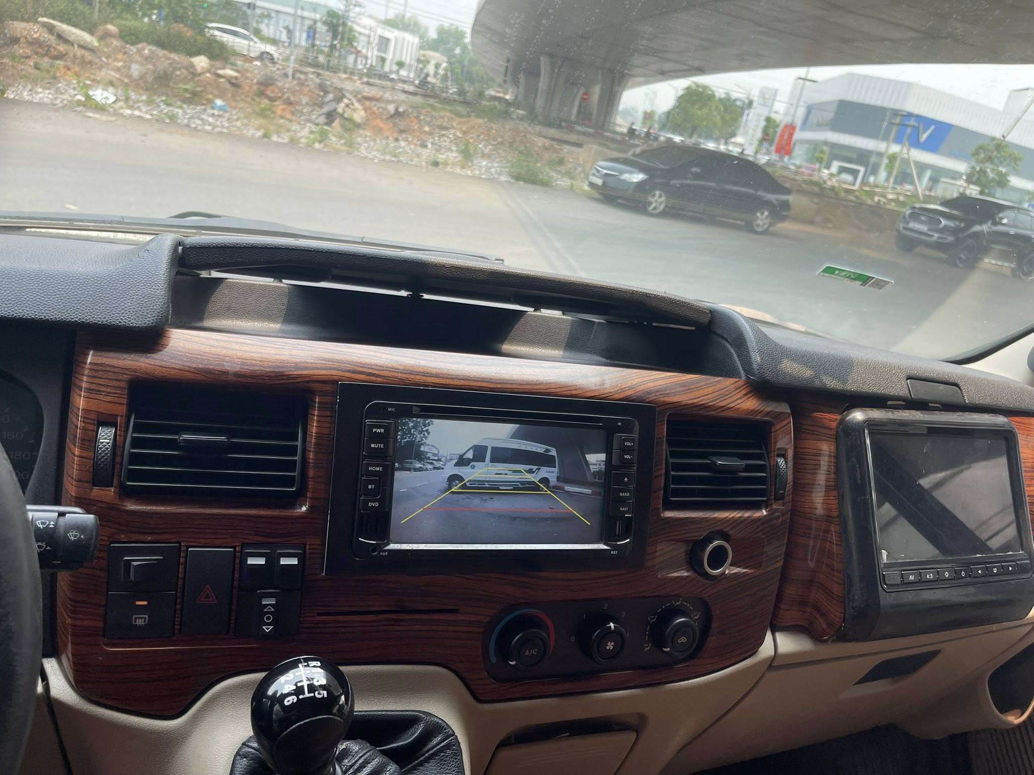 Những Hành Trình Phù Hợp Khi Thuê Xe 16 Chỗ Đà Lạt