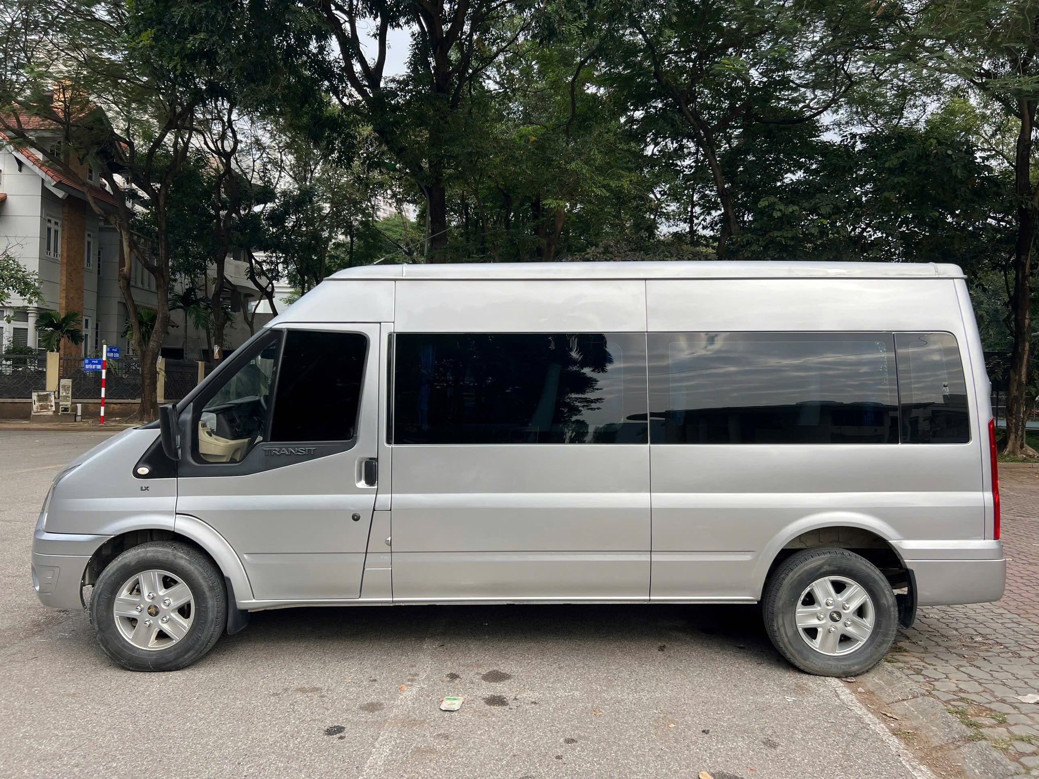 Thảo My - Đối tác uy tín cung cấp dịch vụ cho thuê xe 16 chỗ TP.HCM