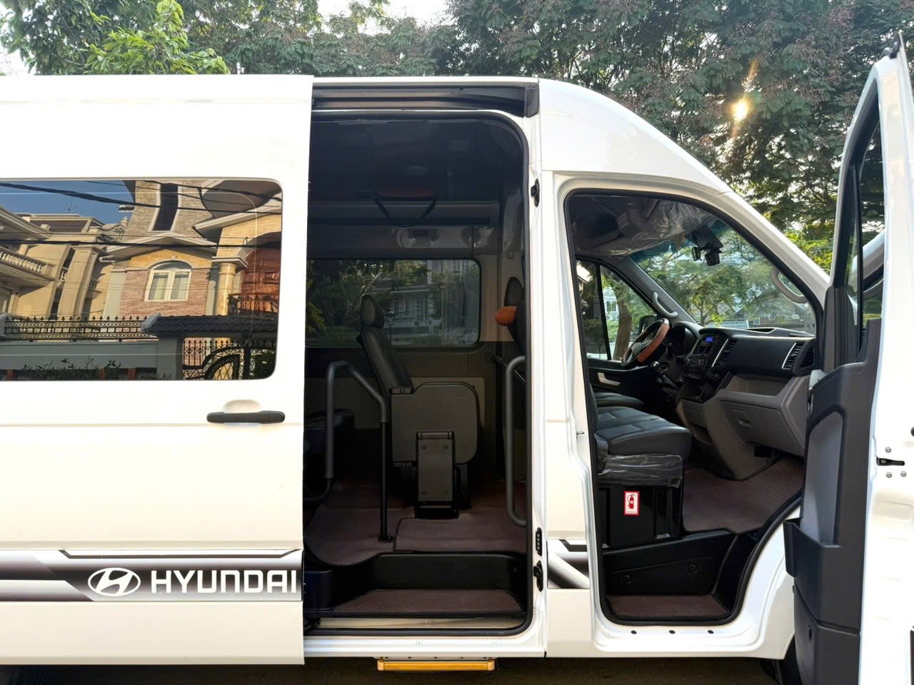 Tiêu Chí Vàng Của Một Dịch Vụ Thuê Xe 16 Chỗ Chuyên Nghiệp