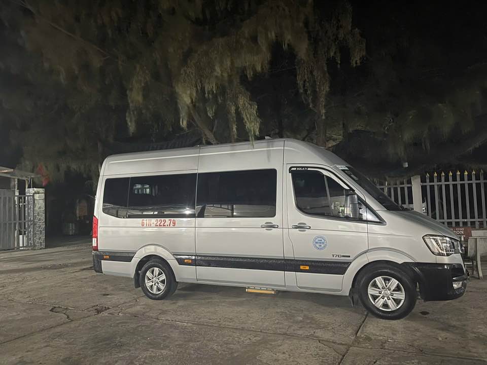 Kinh Nghiệm Bỏ Túi Khi Thuê Xe 16 Chỗ Chạy Tour Đường Dài