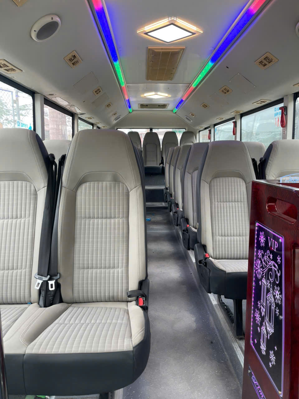 Bí quyết đặt dịch vụ cho thuê xe 16 chỗ Nha Trang giá rẻ nhất