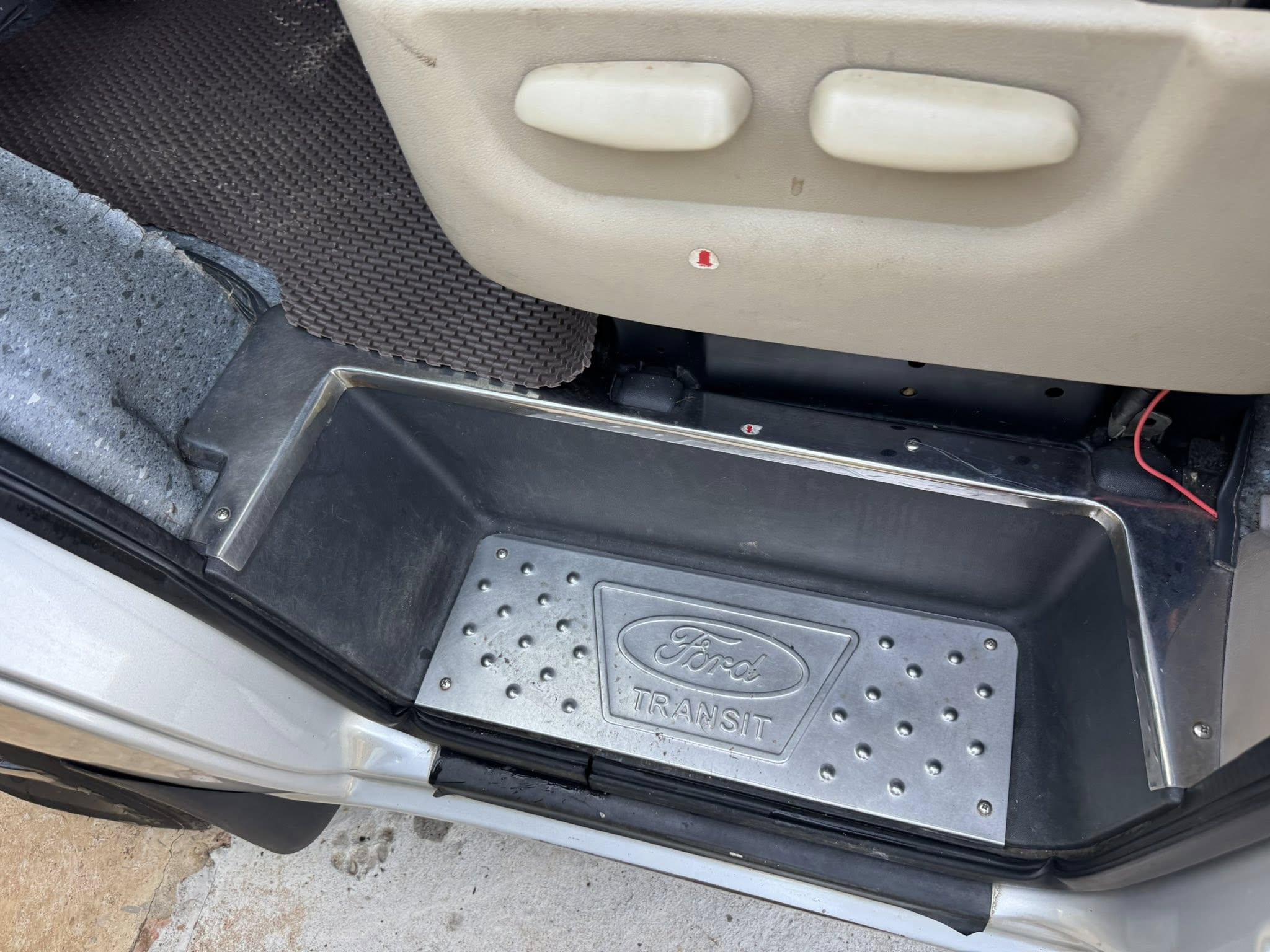 Kinh Nghiệm Thuê Xe 16 Chỗ Đi Bình Châu An Toàn, Tiết Kiệm