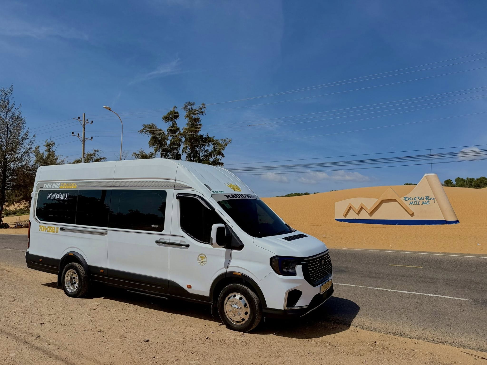 Cho thuê xe 18 chỗ Biên Hòa Đồng Nai đi tour