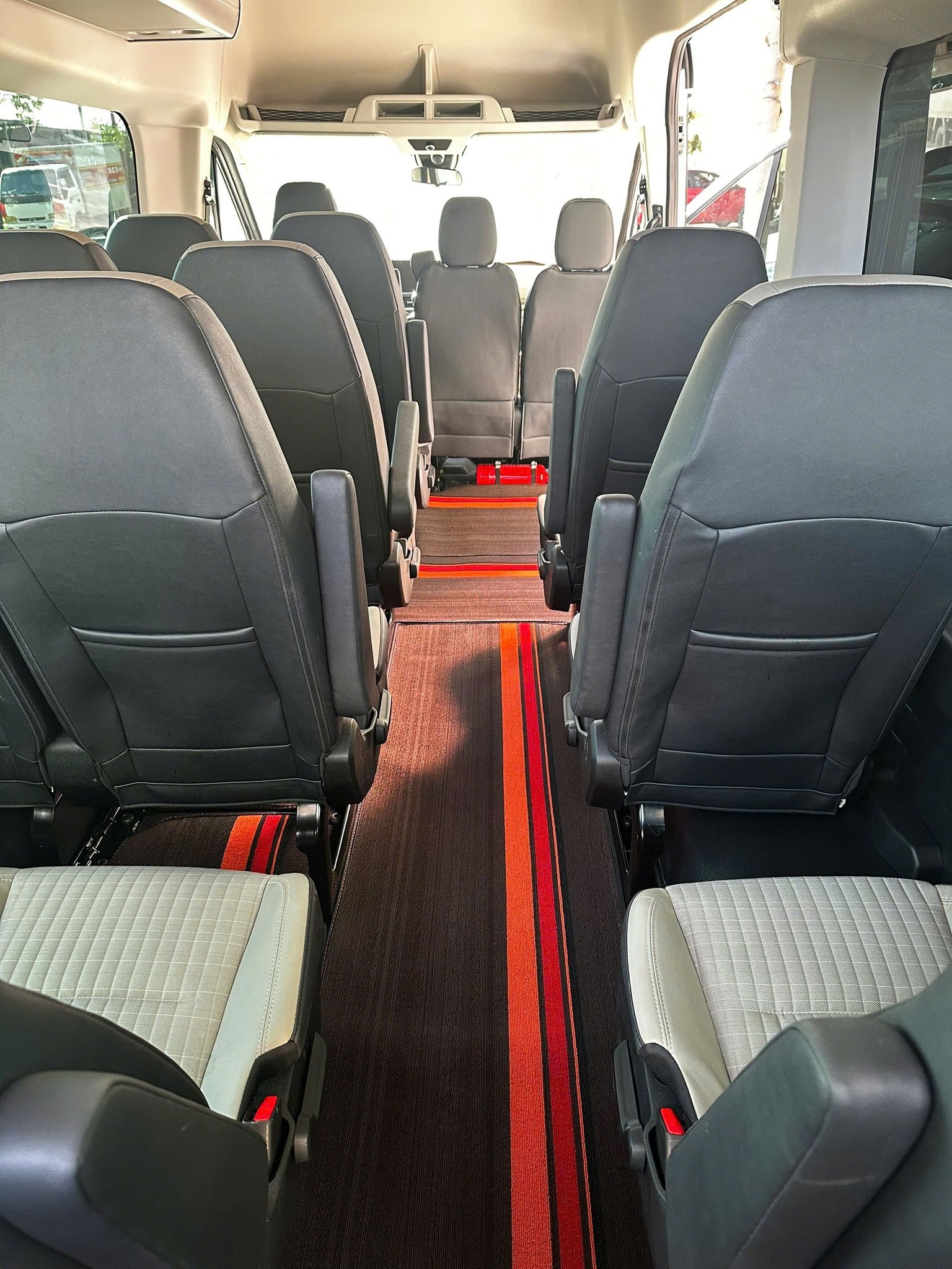 Những đối tượng phù hợp với dịch vụ thuê xe 18 chỗ Đà Lạt đi Nha Trang