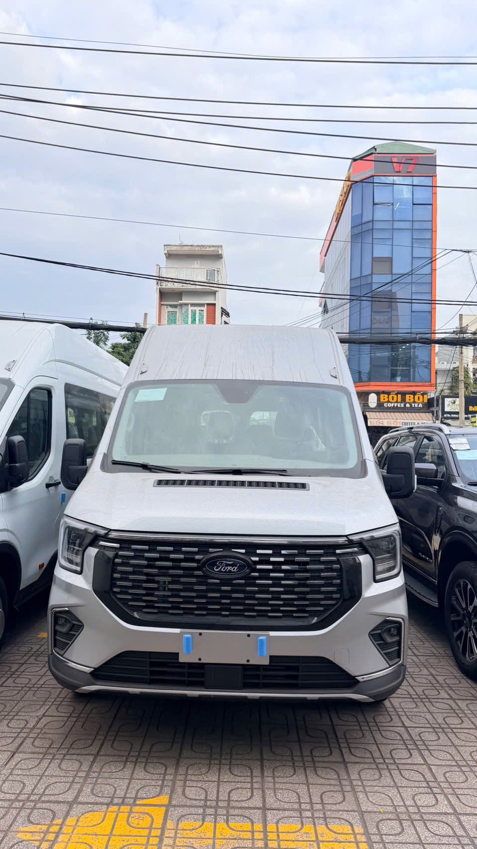 Cho thuê xe 18 chỗ Bình Dương