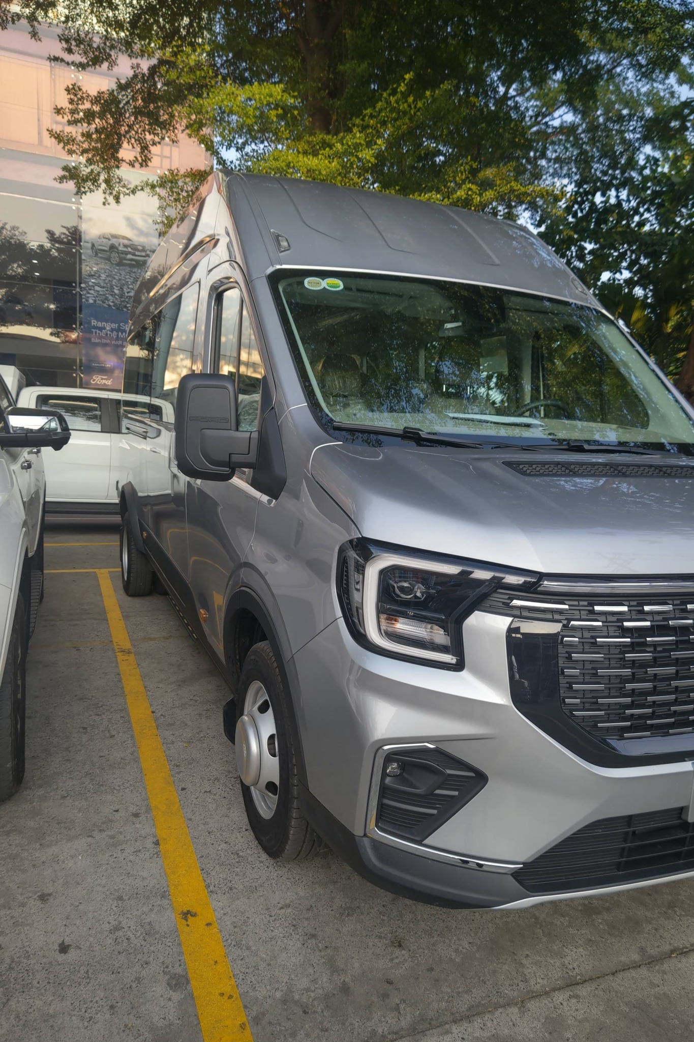 Tiêu Chí Đánh Giá Một Dịch Vụ Thuê Xe 18 Chỗ Đi Tour Chất Lượng