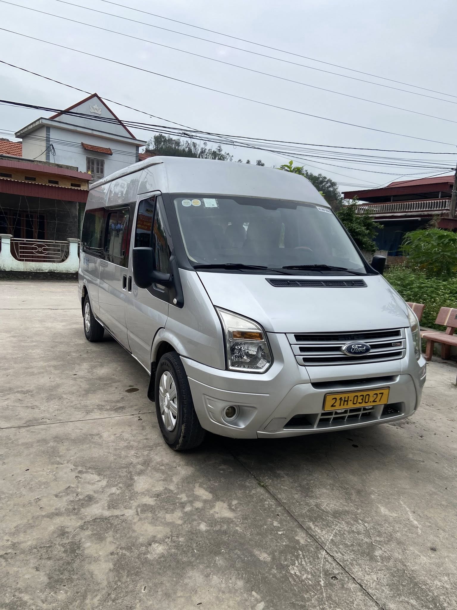 Thuê xe 18 chỗ trọn gói tour gia đình TP.HCM tiện nghi