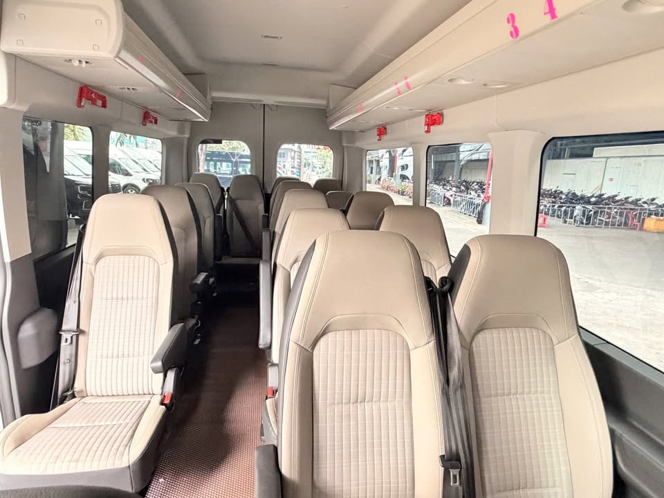 Vì Sao Nên Đặt Thuê Xe 18 Chỗ Khởi Hành Từ TP.HCM Đi Miền Tây?