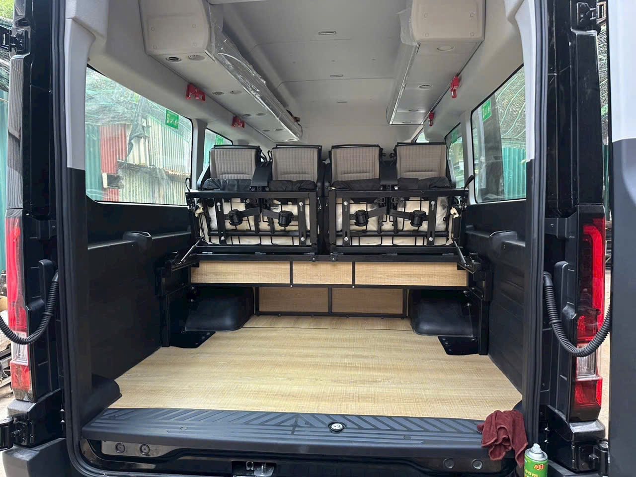 Vì Sao Nên Thuê Xe 18 Chỗ Đi Nha Trang Cho Chuyến Du Lịch Biển?