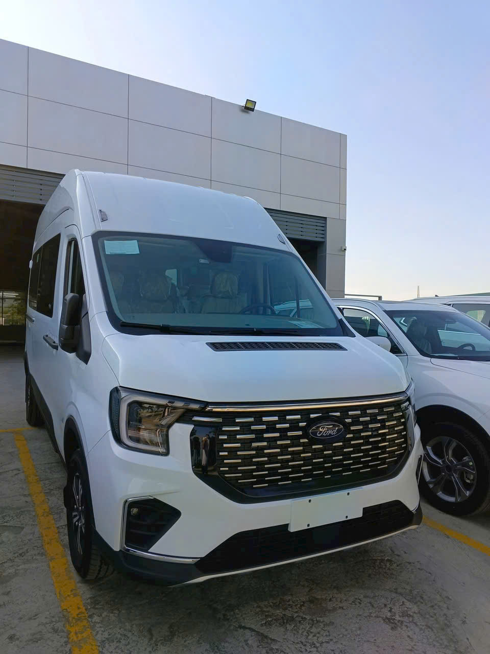 Cho thuê xe 18 chỗ đi tour Phú Quốc