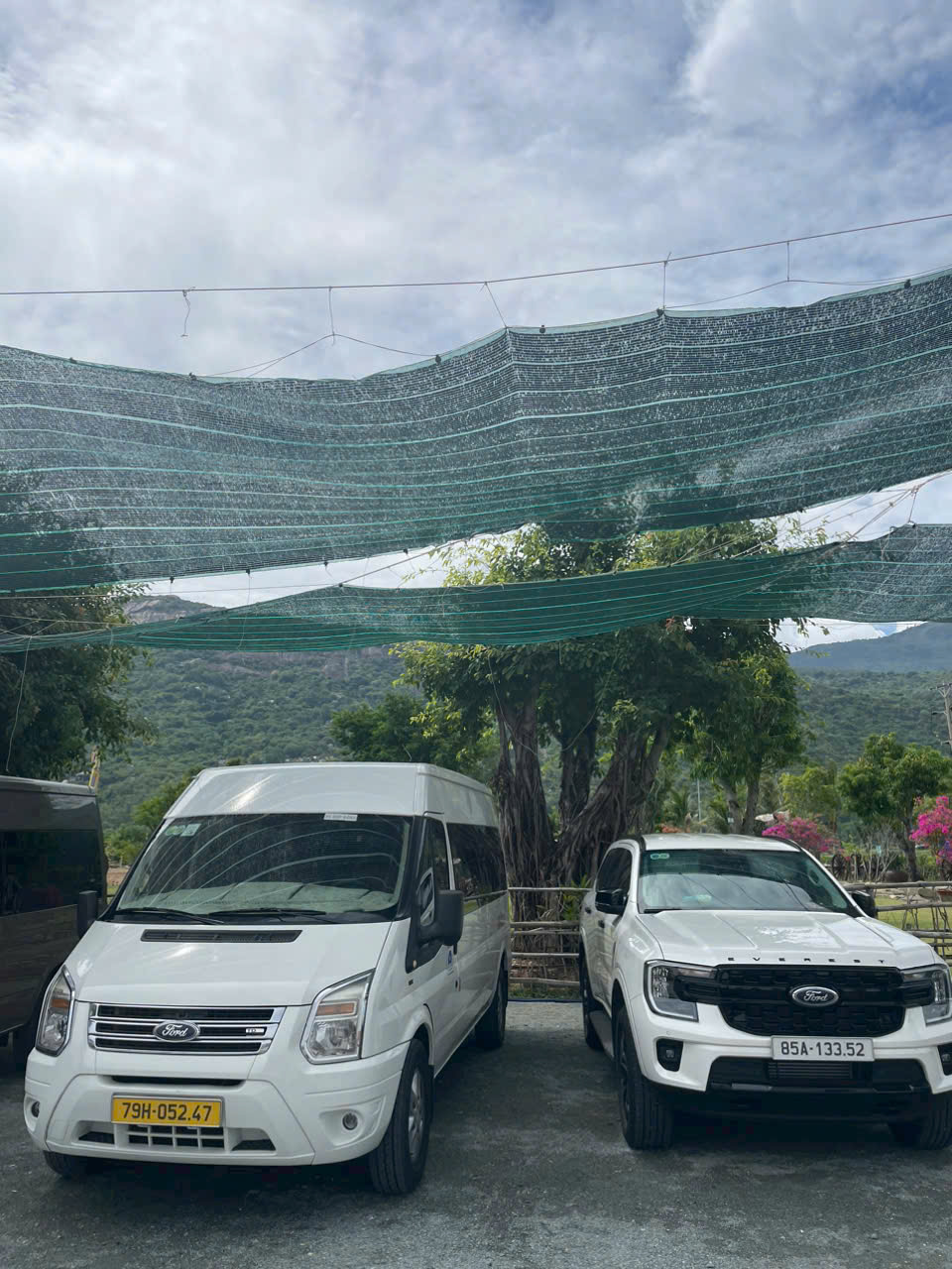 Cho thuê xe 18 chỗ đi tour Phú Quốc