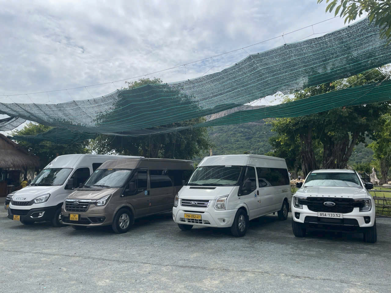 Cho thuê xe 18 chỗ đi tour Phú Quốc