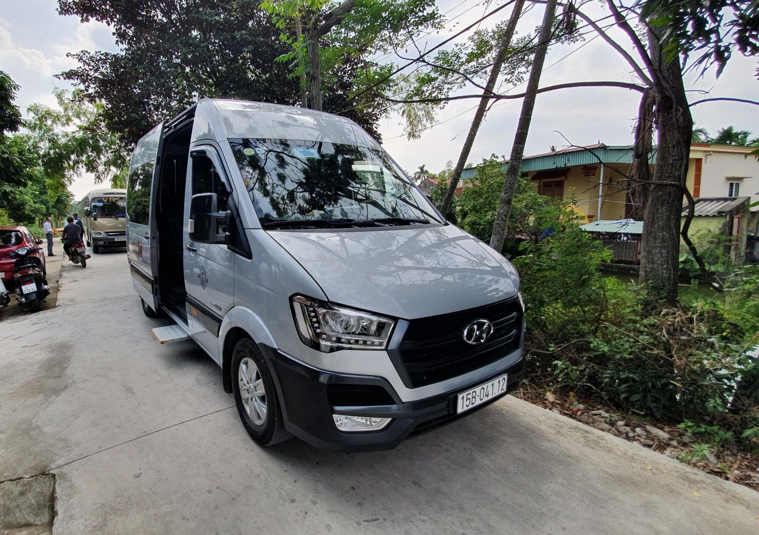 Cho thuê xe 18 chỗ đi tour Quy Nhơn