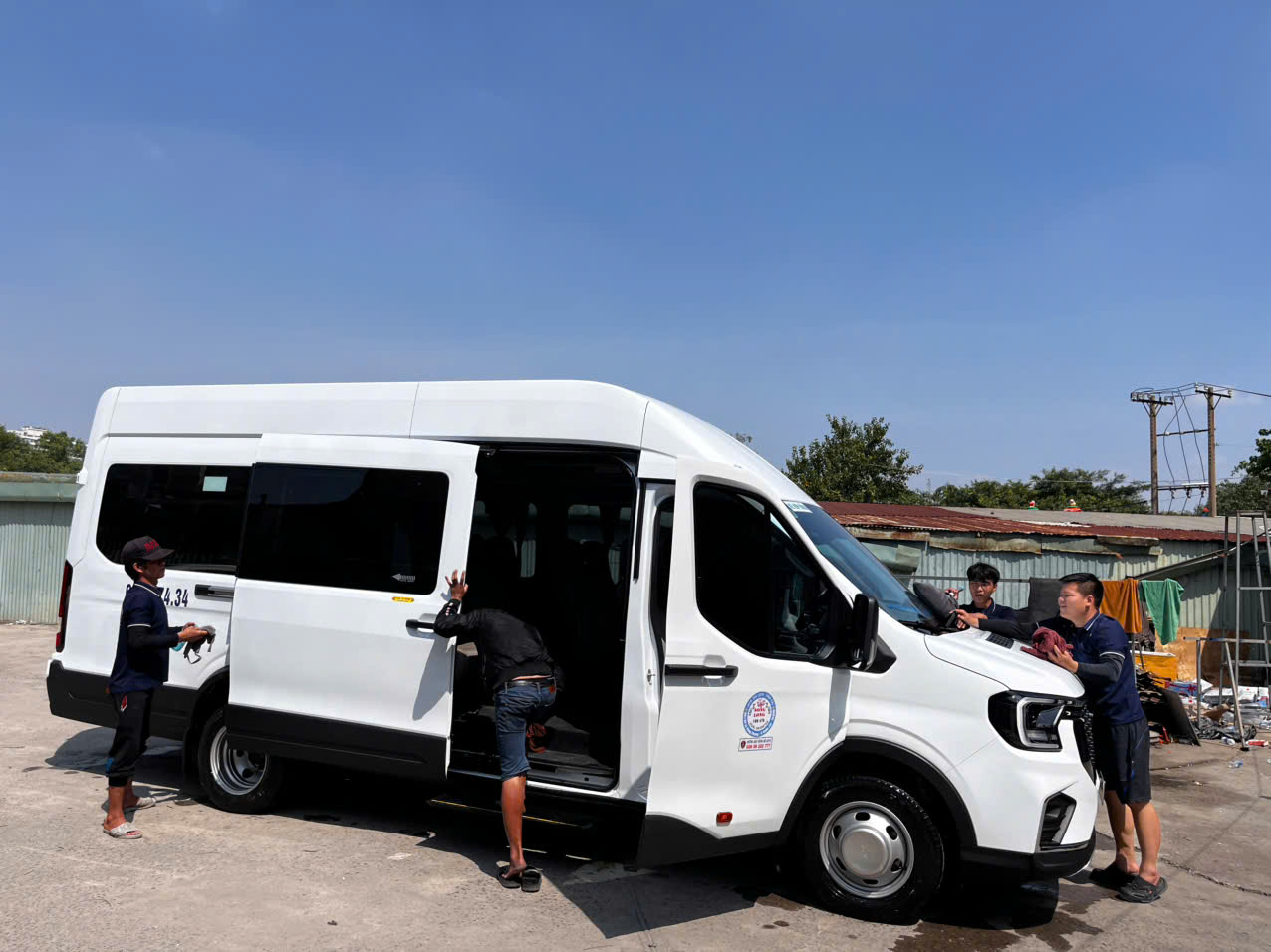 Xe 18 chỗ đi Miền Tây cho học sinh