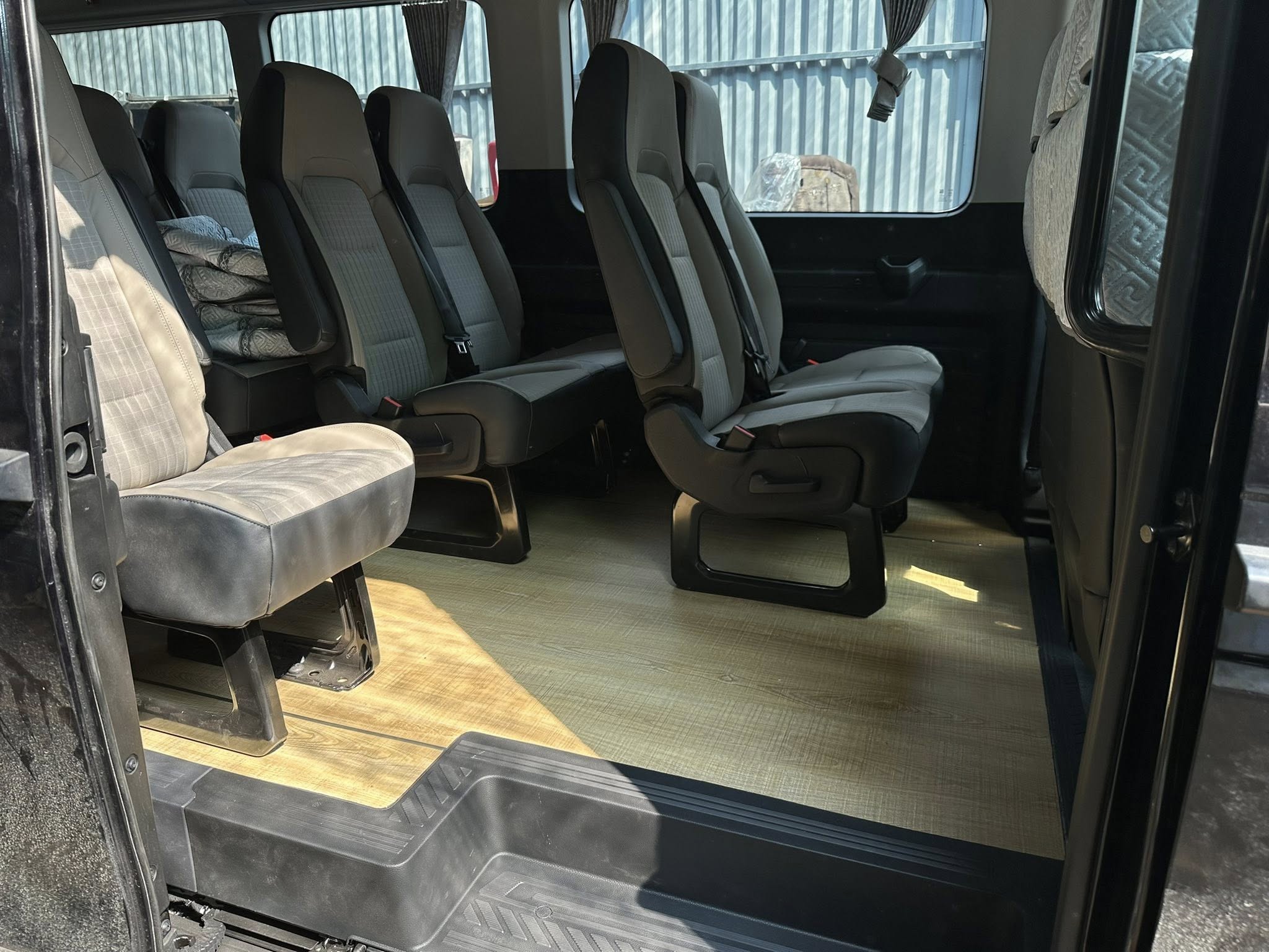 Kinh Nghiệm Bỏ Túi Khi Thuê Xe 18 Chỗ Đi Tour Tại TP.HCM