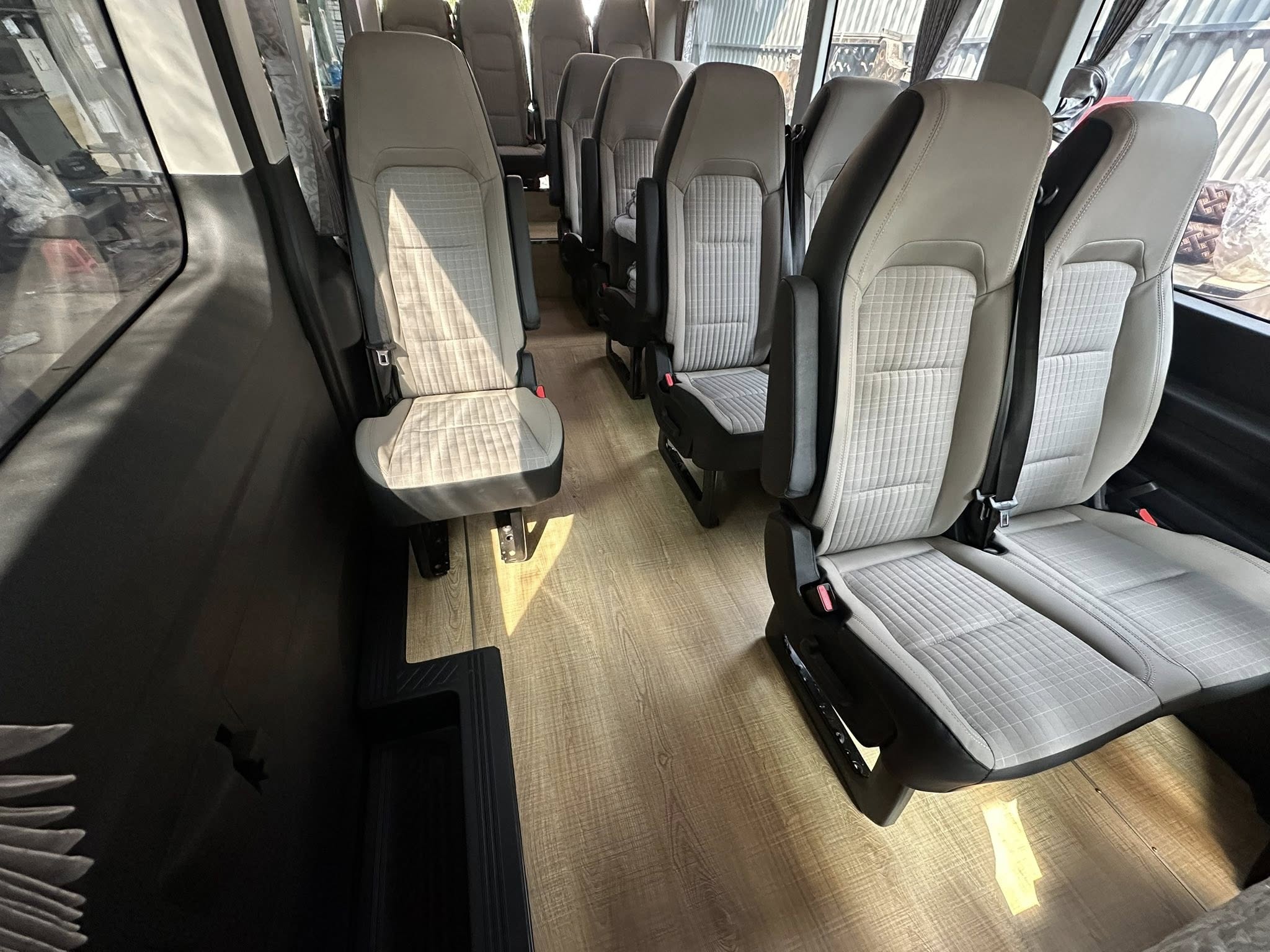 Tiêu Chí Đánh Giá Một Dịch Vụ Thuê Xe 18 Chỗ Đi Tour Chất Lượng