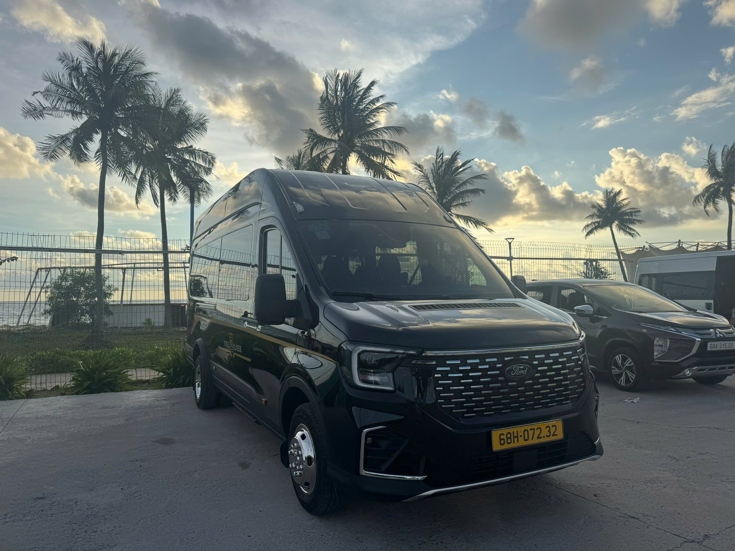 Dịch vụ cho thuê xe 18 chỗ đi tour Campuchia