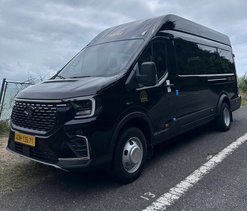 Dịch vụ cho thuê xe 18 chỗ đi tour Campuchia