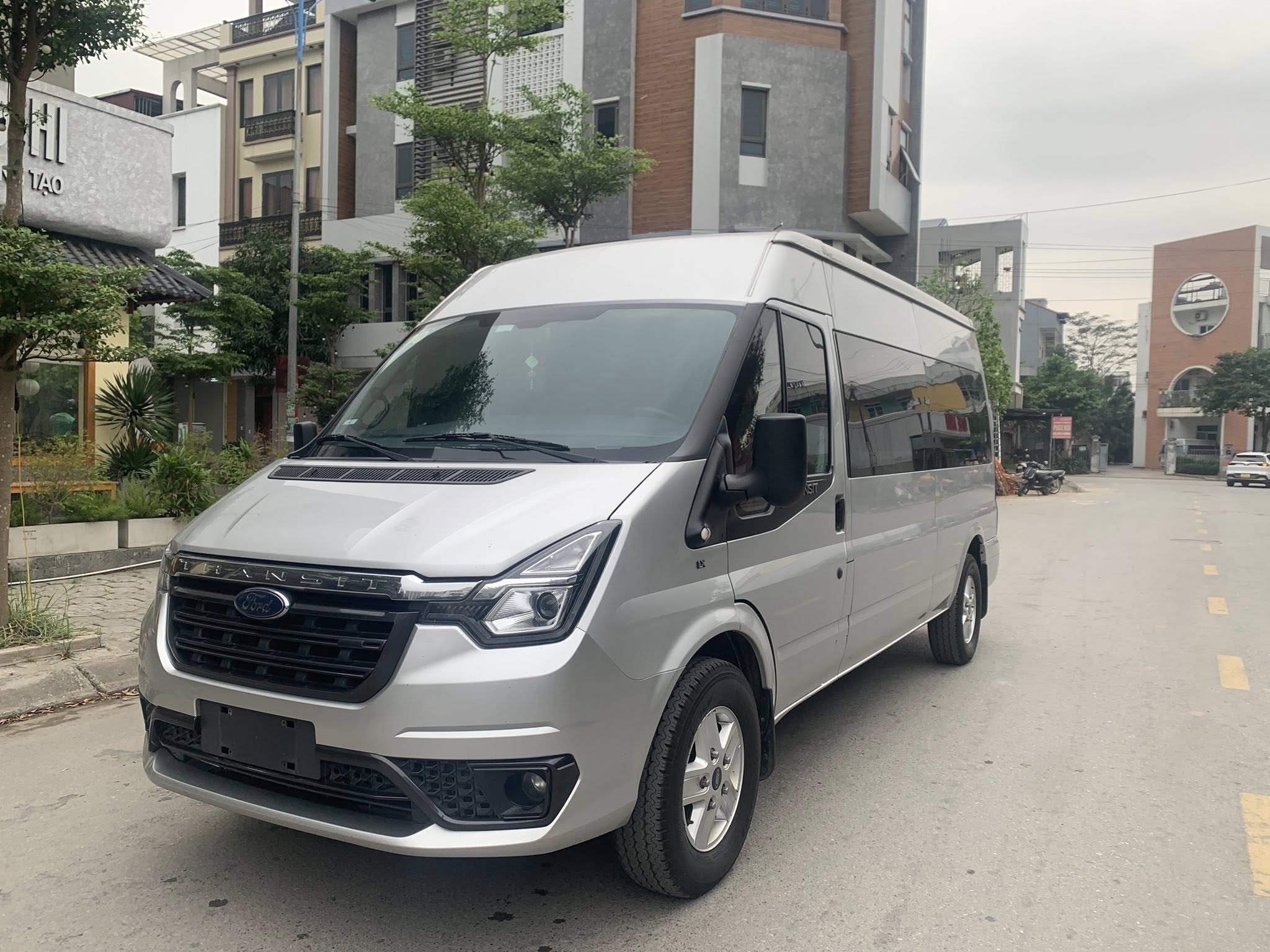 Kinh nghiệm thuê xe 18 chỗ tại Nha Trang cần biết