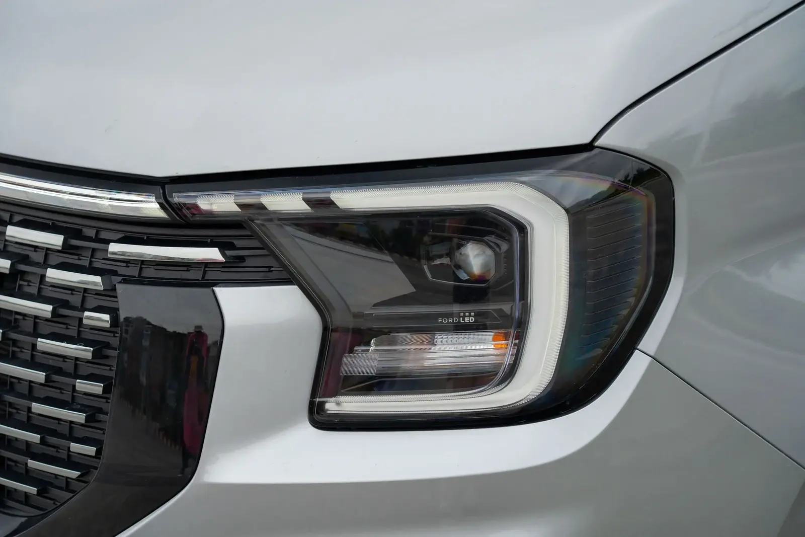 Dịch vụ cho thuê xe 18 chỗ tiết kiệm