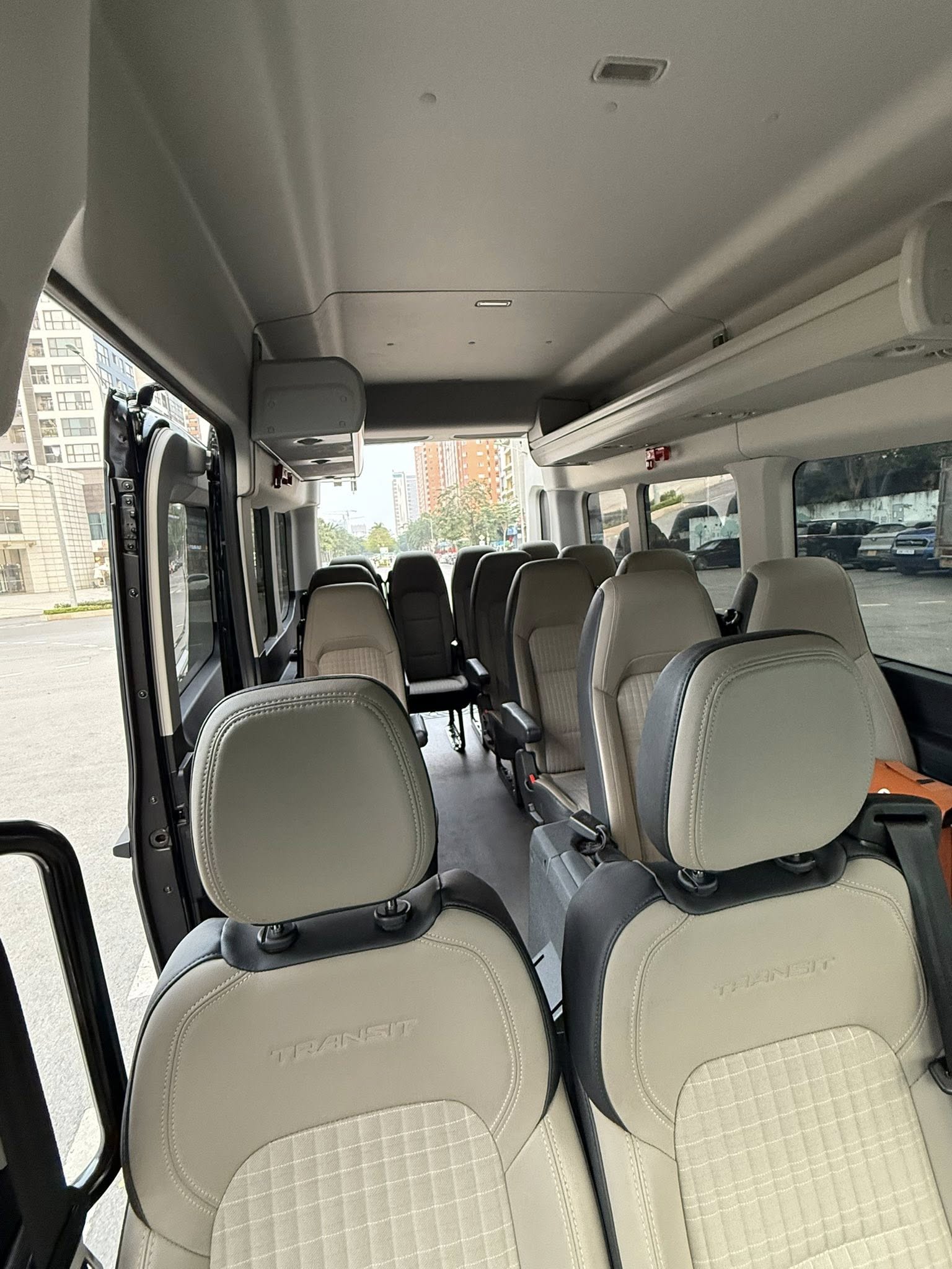 Tiêu Chuẩn Của Một Dịch Vụ Thuê Xe 16 Chỗ Uy Tín