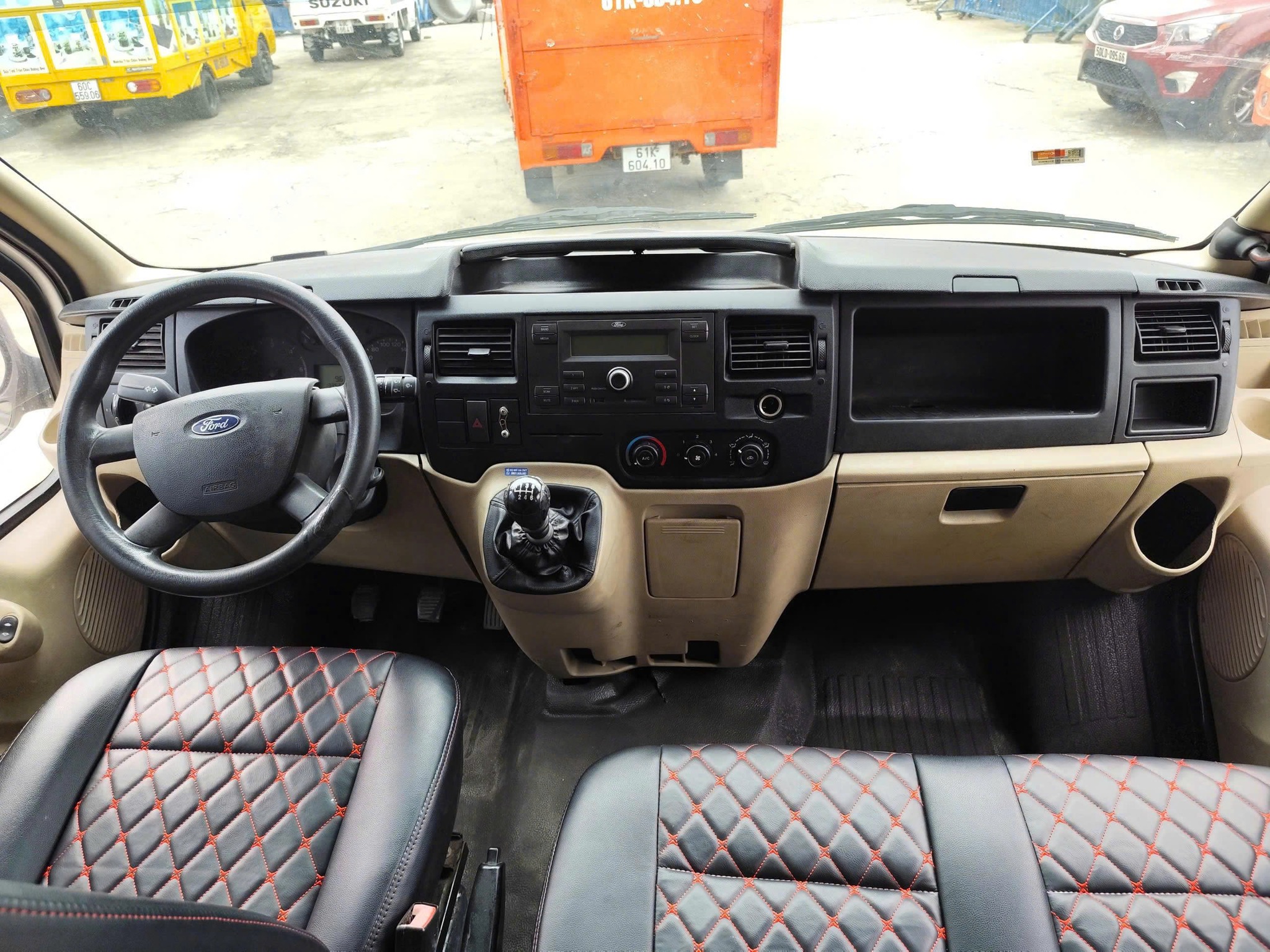 Lợi ích bảo vệ sức khỏe và hành trình khi dùng dịch vụ thuê xe 16 chỗ