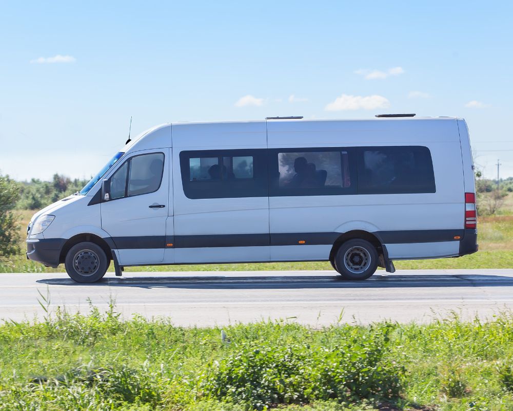Dịch vụ thuê xe 16 chỗ Nha Trang nhanh chóng