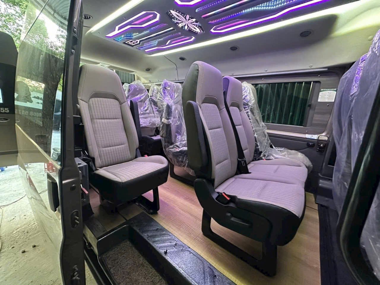 Kinh Nghiệm Bỏ Túi Khi Thuê Xe 18 Chỗ Đi Tour Tại TP.HCM