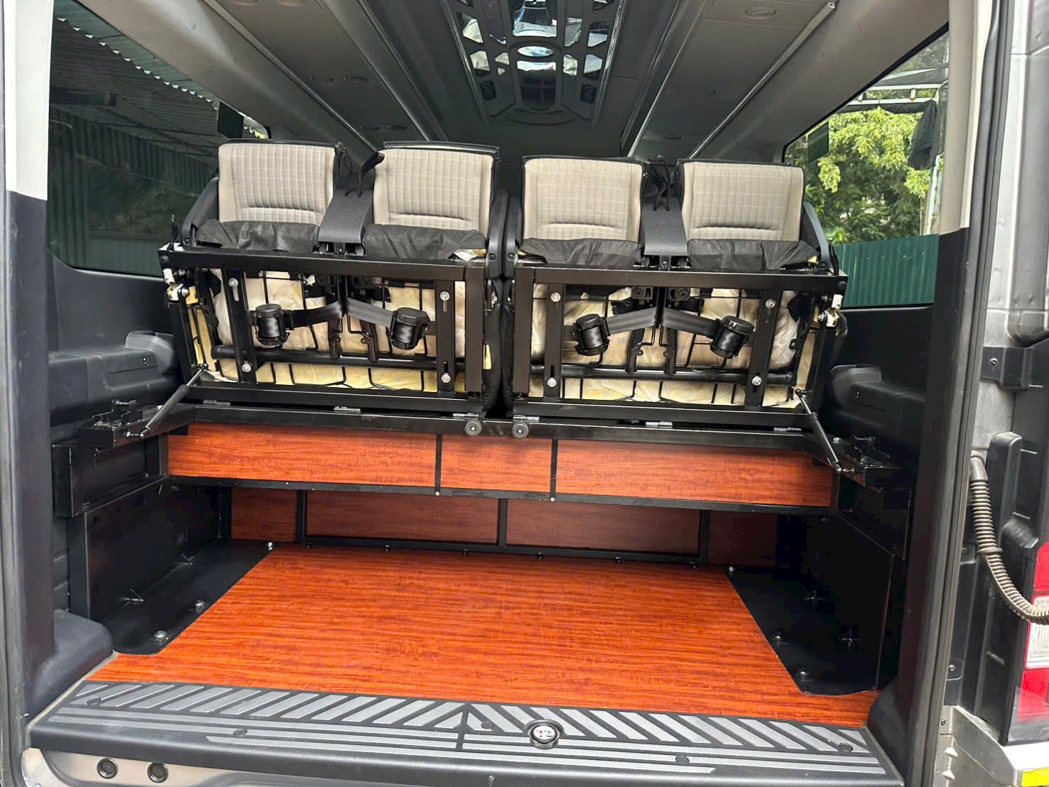 Dịch vụ thuê xe 18 chỗ uy tín, nhanh chóng