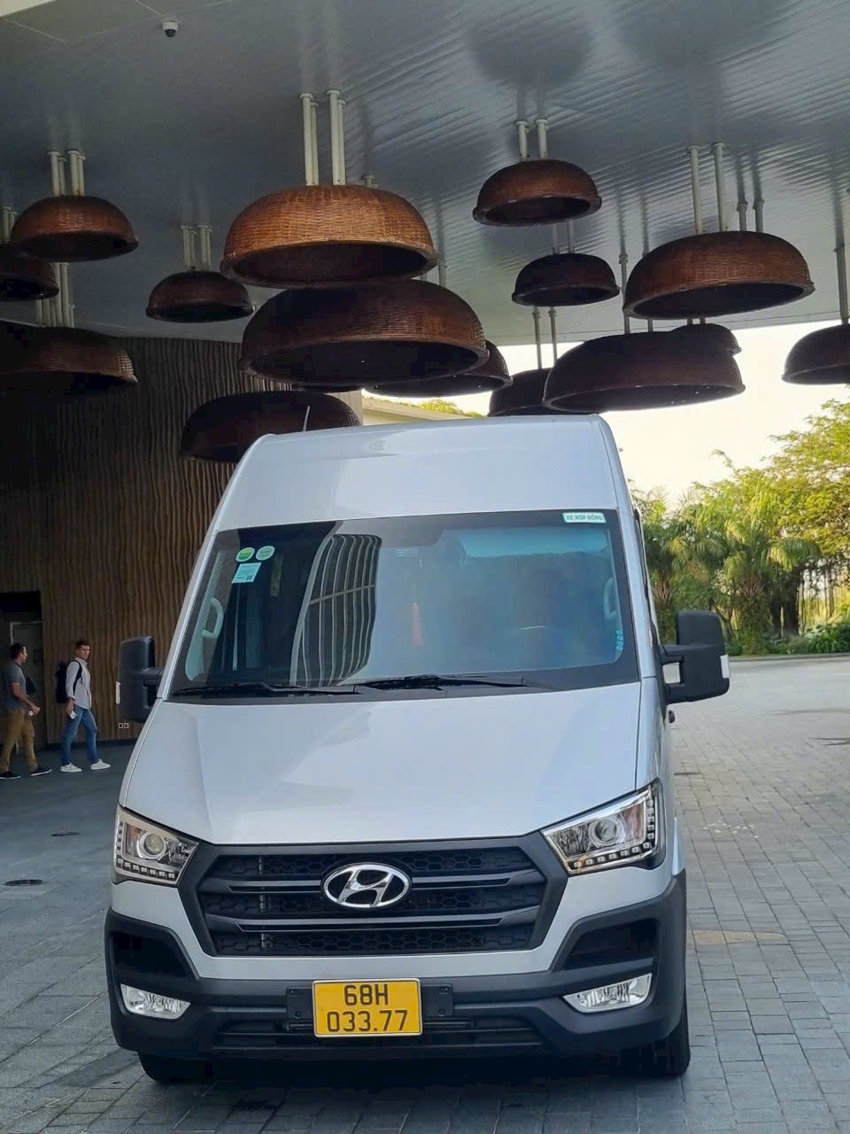 Thảo My - Chuyên gia cung cấp dịch vụ thuê xe 16 chỗ đi đèo an toàn