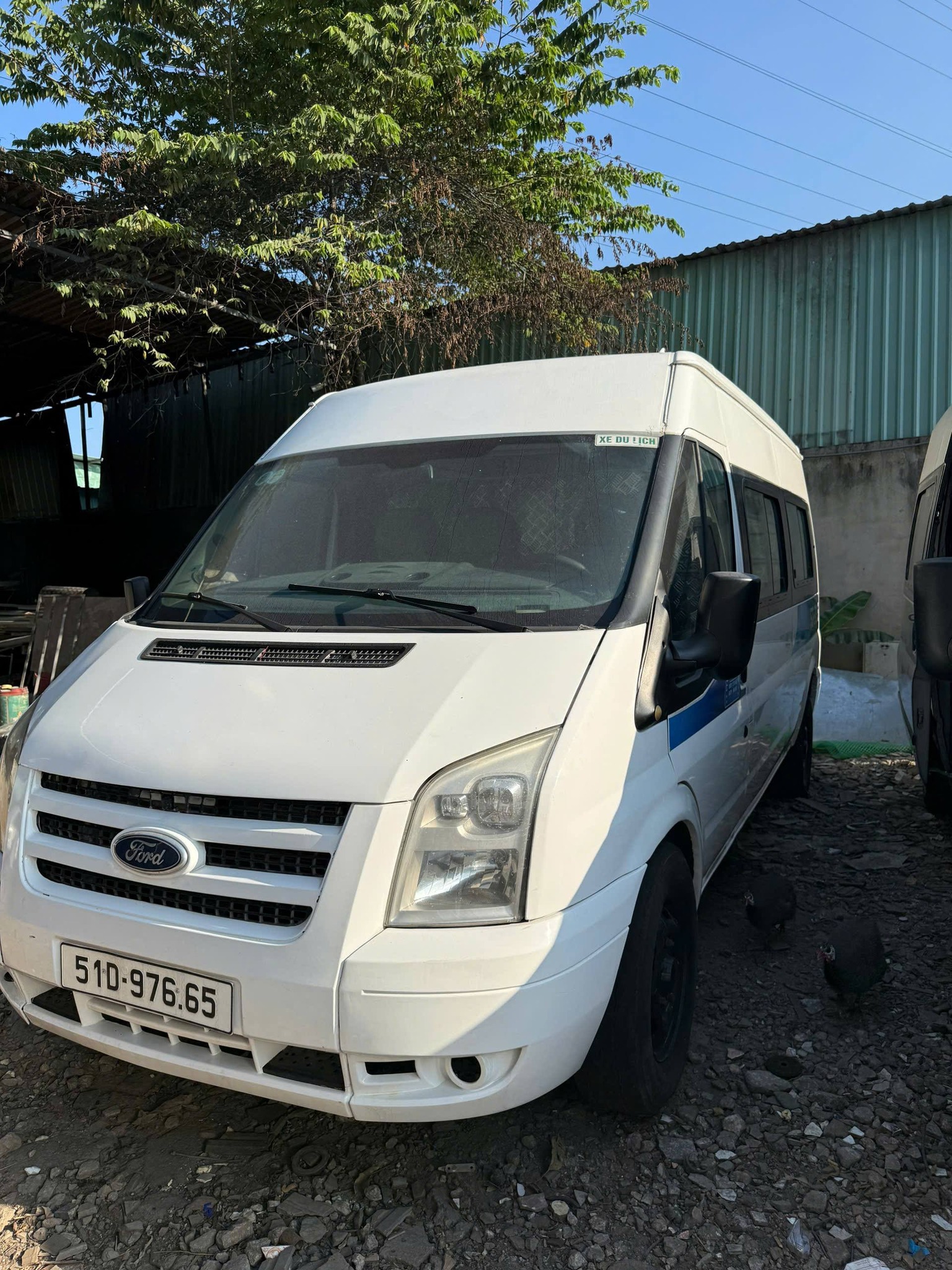 thuê xe 16 chỗ đưa đón tận nơi