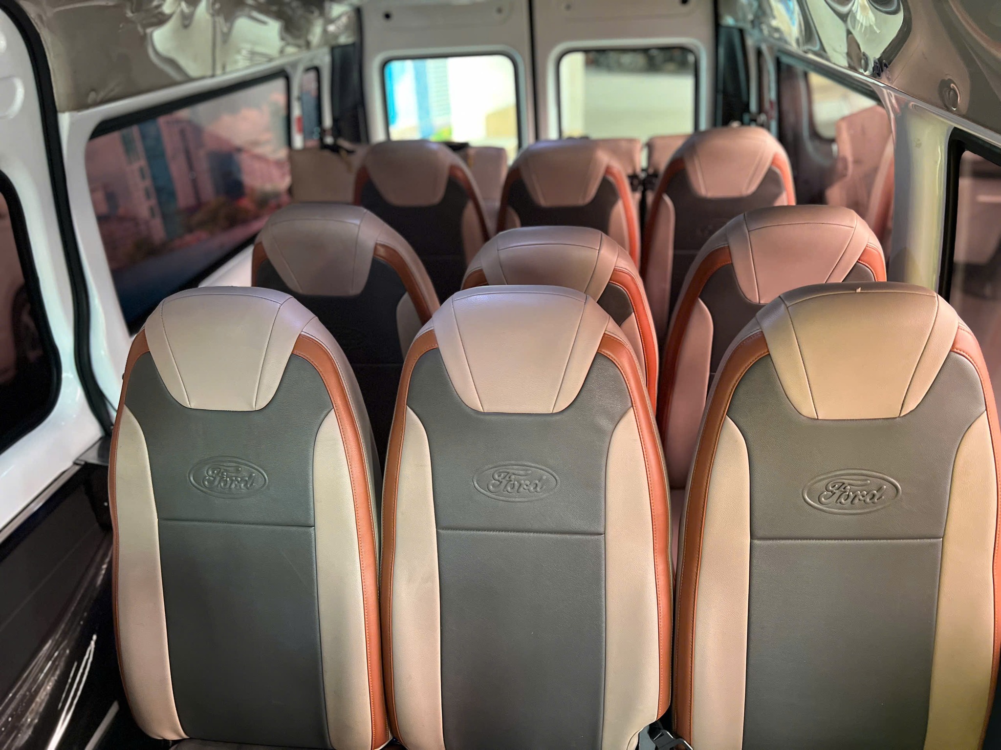 Nhu cầu tìm kiếm giải pháp thuê xe 16 chỗ dã ngoại quanh Sài Gòn