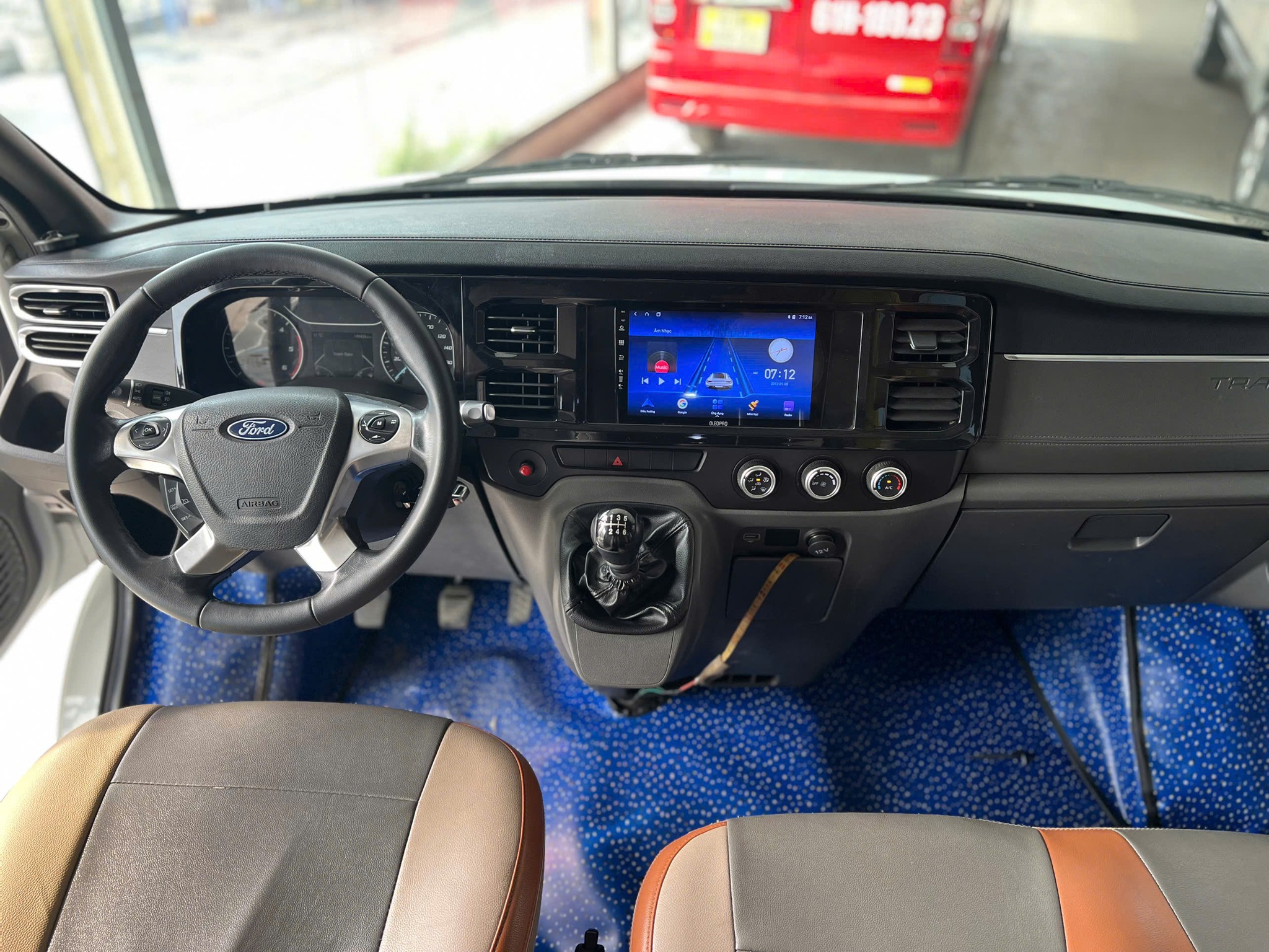 Bí kíp sắp xếp thời gian chuẩn khi thuê xe 16 chỗ đi quanh Sài Gòn