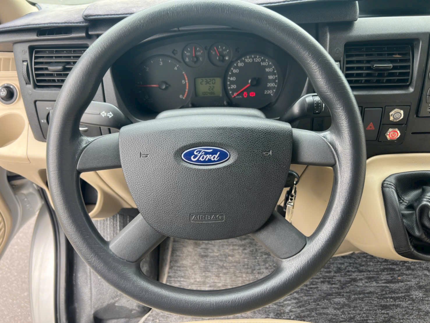 Tiêu Chuẩn Đánh Giá Dịch Vụ Thuê Xe 16 Chỗ Phục Vụ Nghỉ Dưỡng