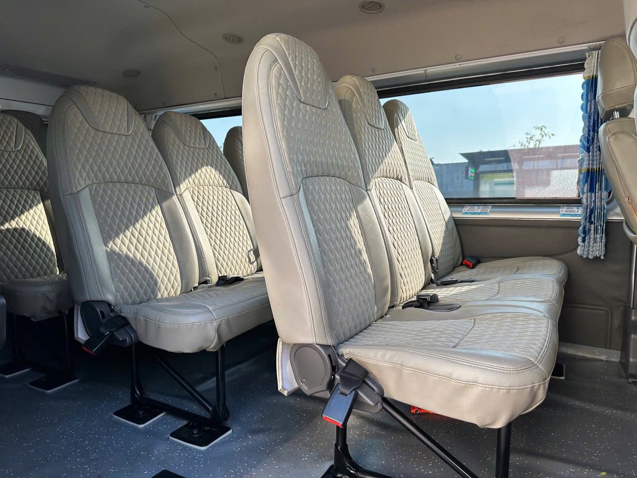 Xu hướng thuê xe 16 chỗ Nha Trang giá hợp lý cho gia đình