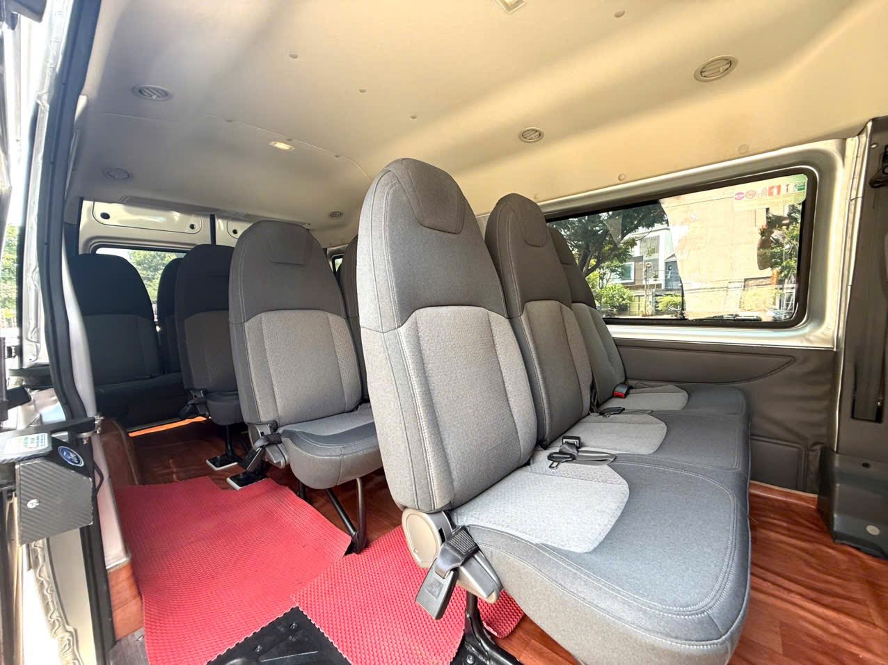 Bí quyết đặt dịch vụ thuê xe 16 chỗ Nha Trang giá hợp lý nhất